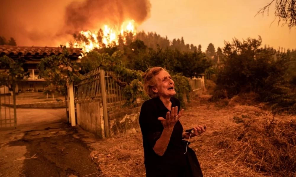 Εύβοια: Ανατριχιαστικές εικόνες των ξένων ΜΜΕ από την πυρκαγιά